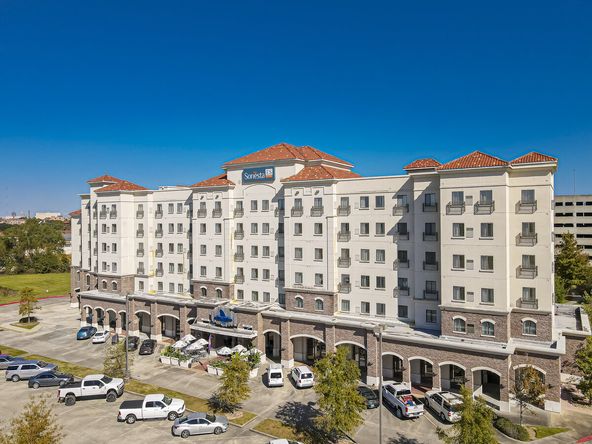 Staybridge Suites: 4001 Nicholson Dr, Baton Rouge, LA 70808